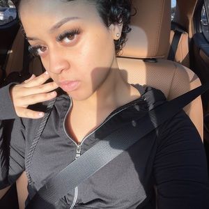 Meet your Posher, Ahlani